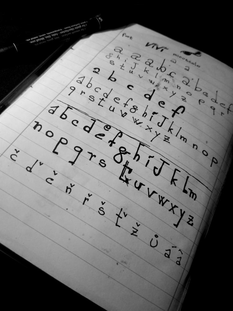FONT VIVI (DYZAINZ) - 7
